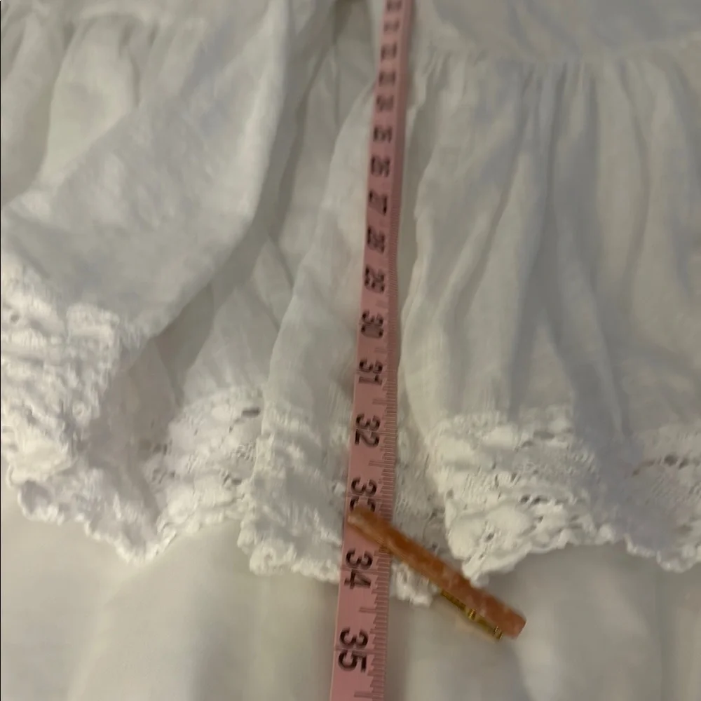 Elegant White Capris for Women - Picture 6 of 6